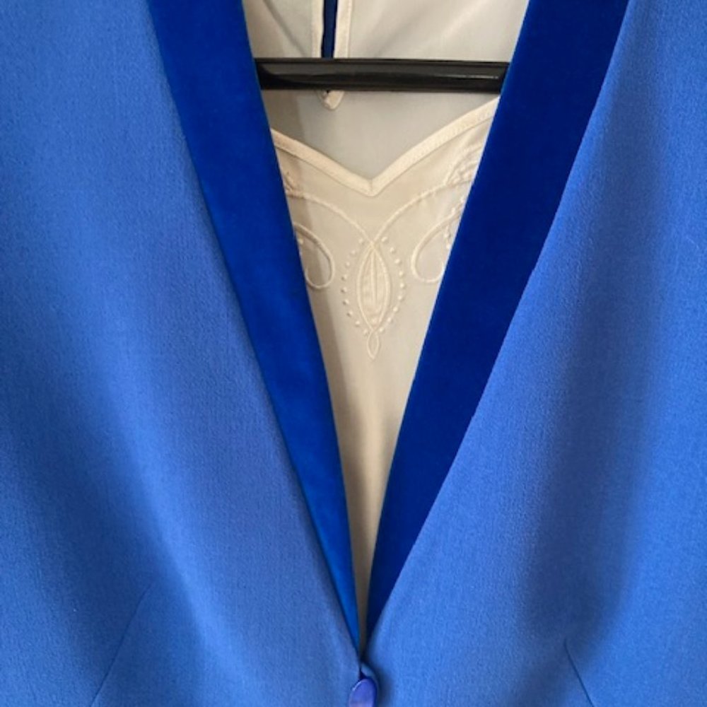 Jacques Vert Elegant Suit, GB 10, US 12, Gorgeous Royal Blue. Bought in London. - Picture 8 of 9